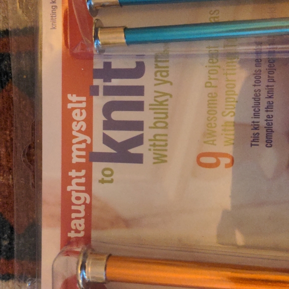 Beginner knitting set with yarn - Picture 2 of 7